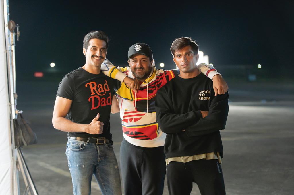 Siddharth Anand's 'Fighter' - Sources reveal information around Karan Singh Grover and Akshay Oberoi's characters in the film